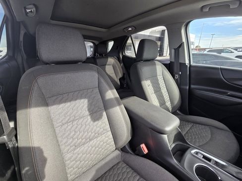 Used 2018 Chevrolet Equinox LT w/ Sun & Infotainment Package image 28