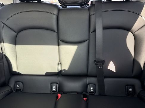 Used 2016 MINI Cooper 4-Door Hardtop image 12