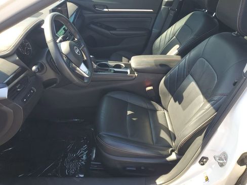 Used 2023 Nissan Altima 2.5 SR w/ SR Premium Package FWD image 5
