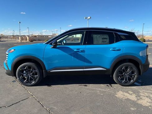 New 2026 Nissan Kicks SR image 3