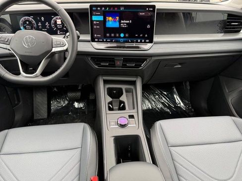 New 2026 Volkswagen Tiguan SE AWD/4WD image 6