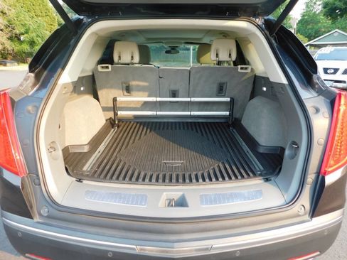 Used 2017 Cadillac XT5 Luxury w/ Driver Awareness Package AWD/4WD image 5