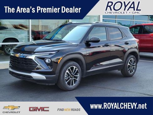 Used 2025 Chevrolet TrailBlazer LT FWD image 1