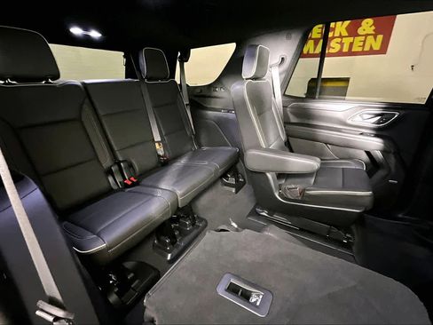 Certified 2021 GMC Yukon SLT w/ SLT Luxury Package image 18
