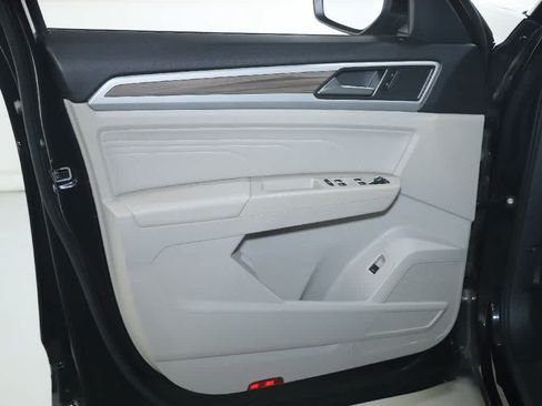 Certified 2023 Volkswagen Atlas SEL AWD/4WD image 17