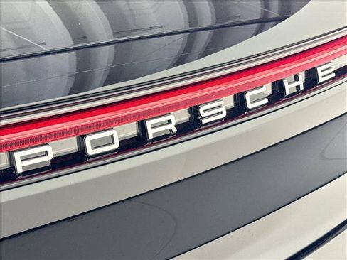 Certified 2026 Porsche Macan AWD/4WD image 25