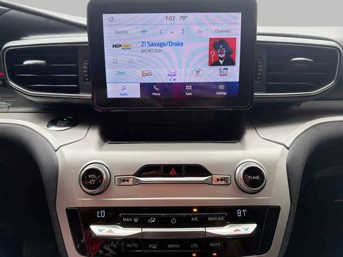 Used 2020 Ford Explorer XLT w/ Equipment Group 202A image 23