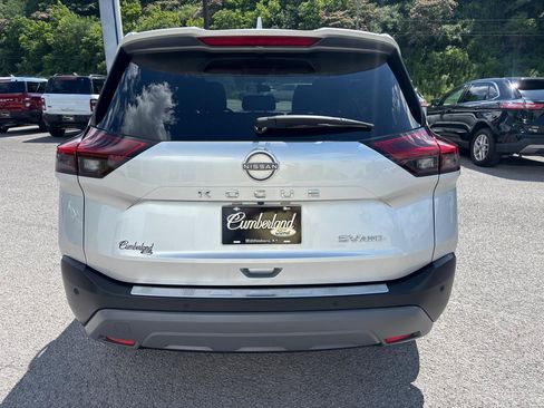 Used 2023 Nissan Rogue SV AWD/4WD image 3