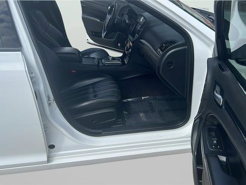 Used 2016 Chrysler 300 S RWD image 13