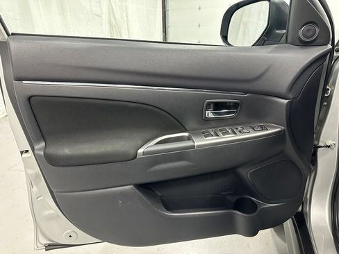 Used 2019 Mitsubishi Outlander Sport ES AWD/4WD image 8
