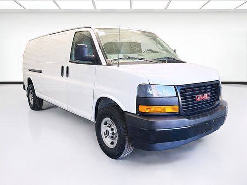 Used 2023 GMC Savana 2500 Extended w/ Driver Convenience Package image 3