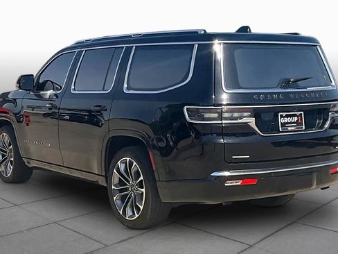 Used 2022 Jeep Grand Wagoneer Series III w/ Flexible Seating Group AWD/4WD image 12