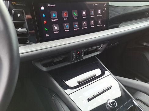 Certified 2024 Porsche Cayenne image 31