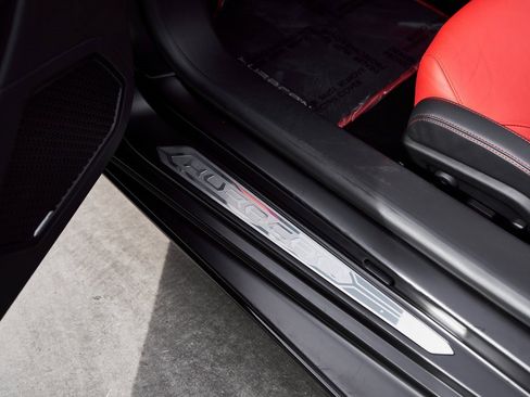 Used 2021 Lamborghini Huracan EVO image 34