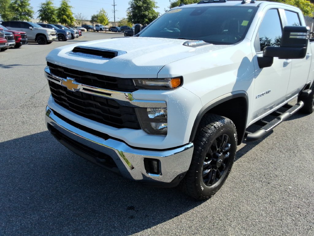 Certified 2025 Chevrolet Silverado 2500 LT AWD/4WD image 9