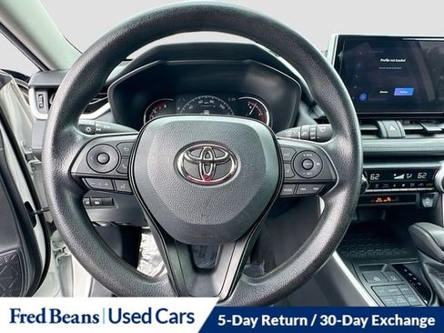 Used 2023 Toyota RAV4 XLE AWD/4WD image 15