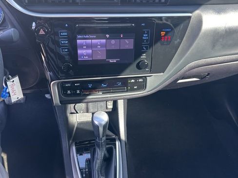 Used 2019 Toyota Corolla LE image 19