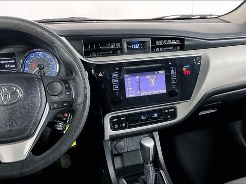 Used 2019 Toyota Corolla LE image 5