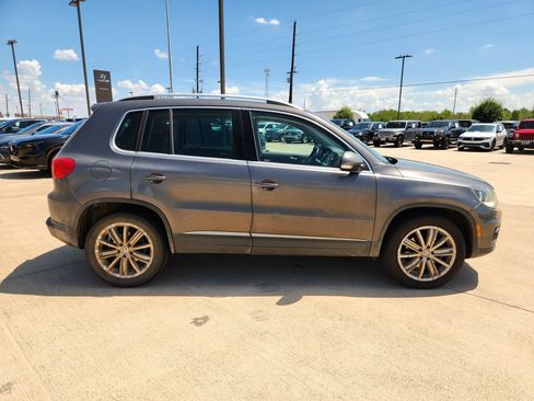 Used 2022 Volkswagen Taos S FWD image 5