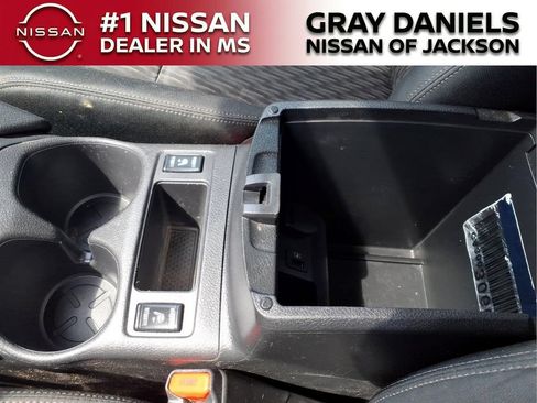 Used 2020 Nissan Rogue SV FWD image 20