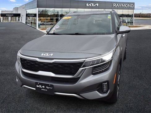 Certified 2023 Kia Seltos SX w/ SX Sunroof Package image 7