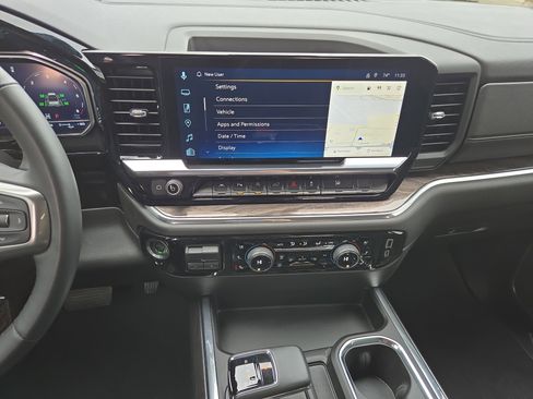 Used 2023 Chevrolet Silverado 1500 LTZ image 22