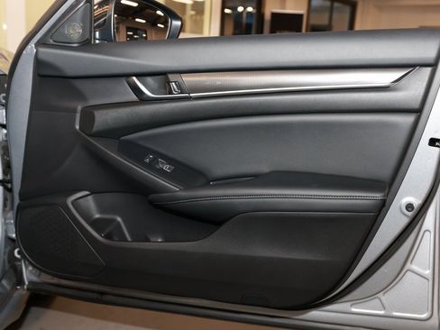 Used 2022 Honda Accord Sport image 19