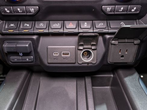 Used 2021 GMC Sierra 1500 AT4 w/ AT4 Value Package AWD/4WD image 27
