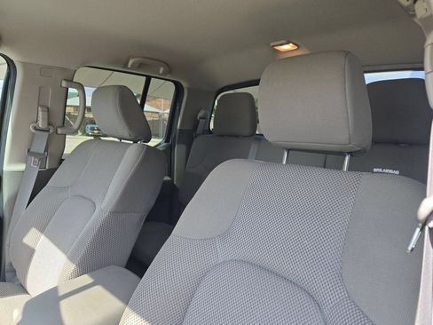 Certified 2021 Nissan Frontier SV w/ Midnight Edition Floor Mats RWD image 7