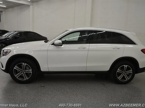 Used 2019 Mercedes-Benz GLC 300 image 4