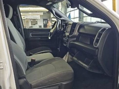 Used 2024 RAM 2500 Big Horn w/ Off Road Package AWD/4WD image 3
