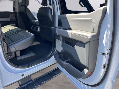 Used 2024 Ford F250 Lariat w/ Sport Appearance Package image 20