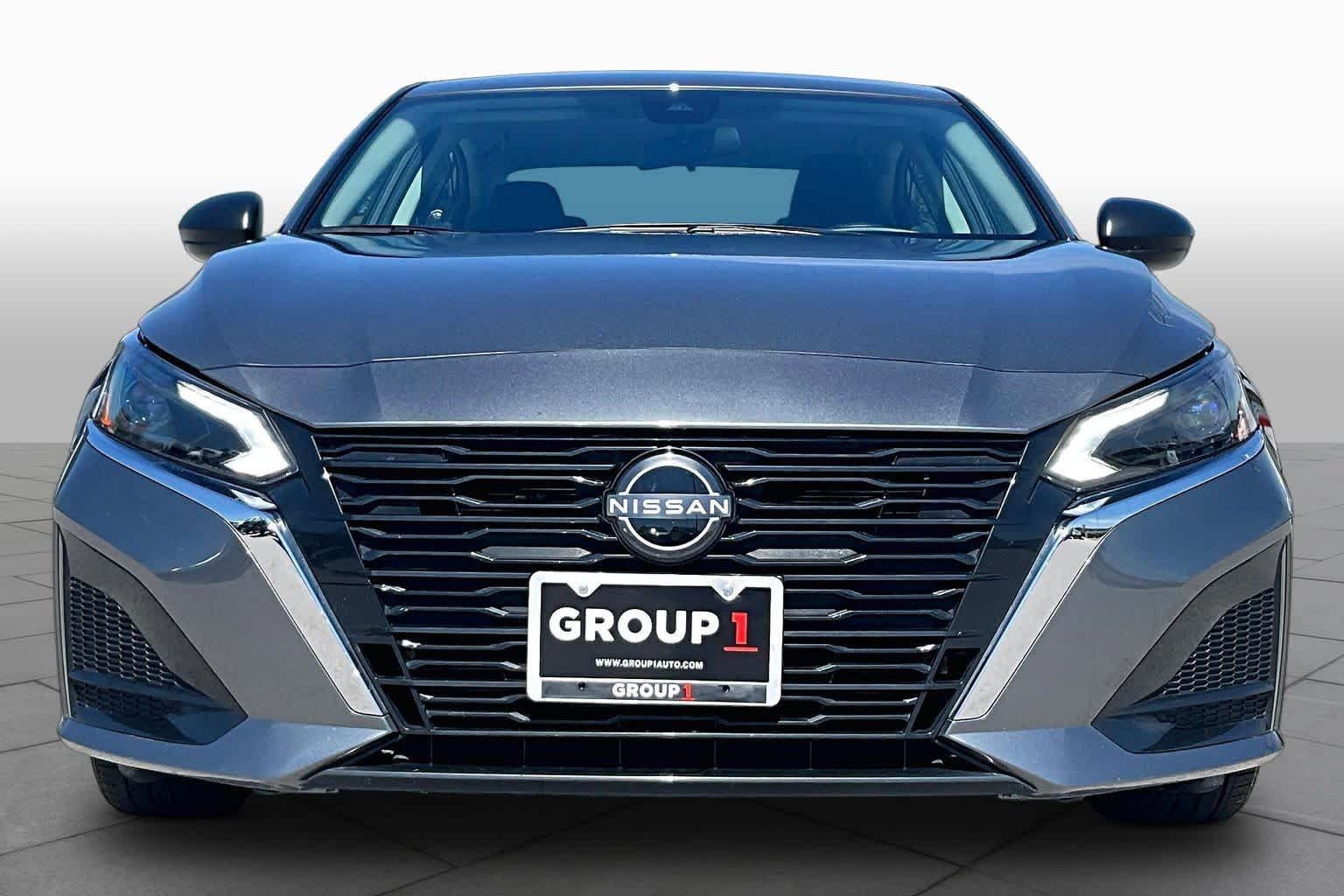 Used 2025 Nissan Altima 2.5 SV FWD image 4