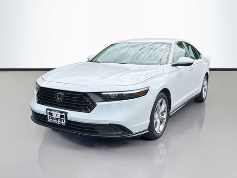 Used 2025 Honda Accord LX image 3