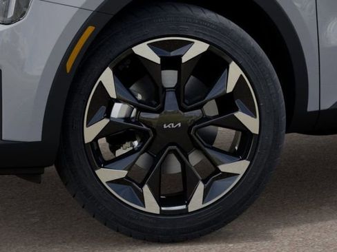 Used 2025 Kia Sorento EX w/ Panoramic Sunroof Package image 9