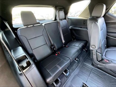 Used 2023 Chevrolet Traverse RS w/ LPO, Floor Liner Package image 33
