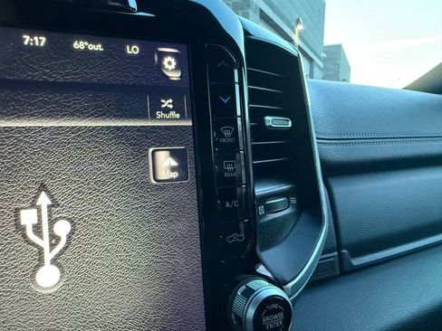 Used 2021 RAM 3500 Laramie image 40