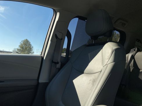 Used 2021 Toyota Sienna Limited image 31