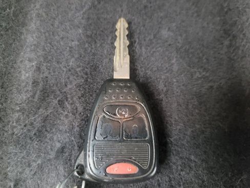 Used 2016 Jeep Patriot Latitude AWD/4WD image 32