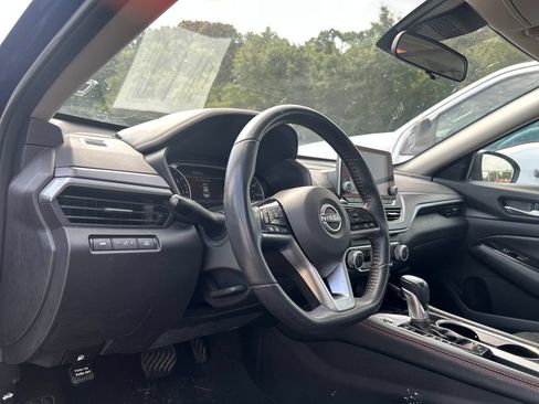 Used 2024 Nissan Altima 2.5 SR FWD image 10