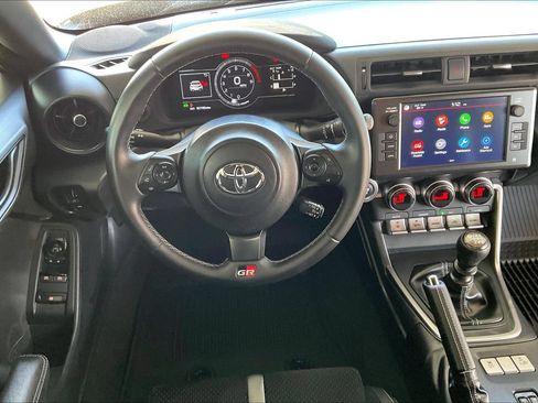 Used 2023 Toyota GR86 Premium w/ ALL Weather Mat Package (TMS) RWD image 8
