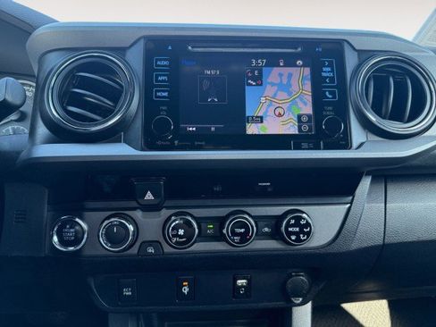 Used 2016 Toyota Tacoma TRD Off-Road image 6