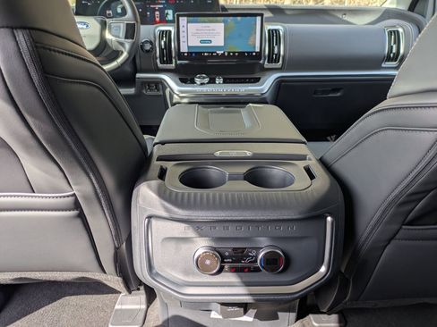 New 2026 Ford Expedition Platinum w/ Driver's Package AWD/4WD image 30