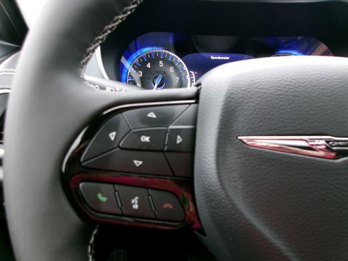 New 2026 Chrysler Pacifica Limited w/ S Appearance Package image 10