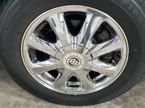 Used 2005 Buick LaCrosse CXL w/ Chrome Appearance Package image 8