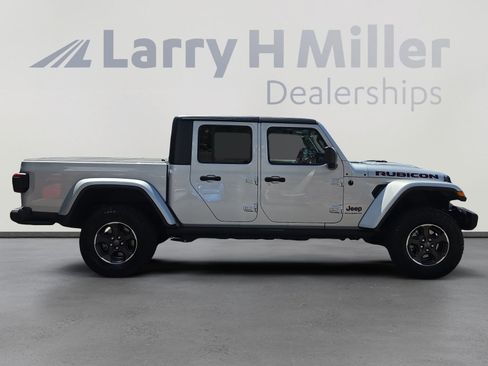 Used 2023 Jeep Gladiator Rubicon w/ LED Lighting Group AWD/4WD image 6