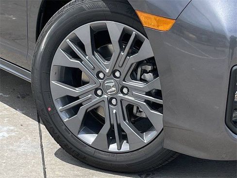 New 2026 Honda Odyssey Touring image 9