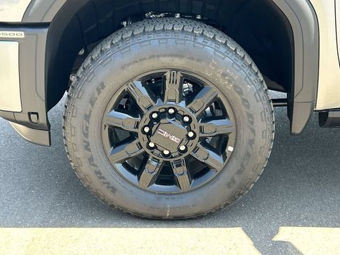New 2026 GMC Sierra 3500 AT4 w/ AT4 Premium Plus Package AWD/4WD image 33
