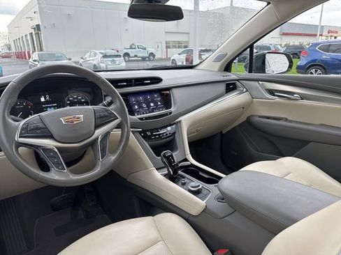 Used 2023 Cadillac XT5 Premium Luxury image 11