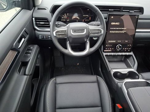 New 2026 GMC Terrain Denali w/ LPO, Floor Liner Package image 8